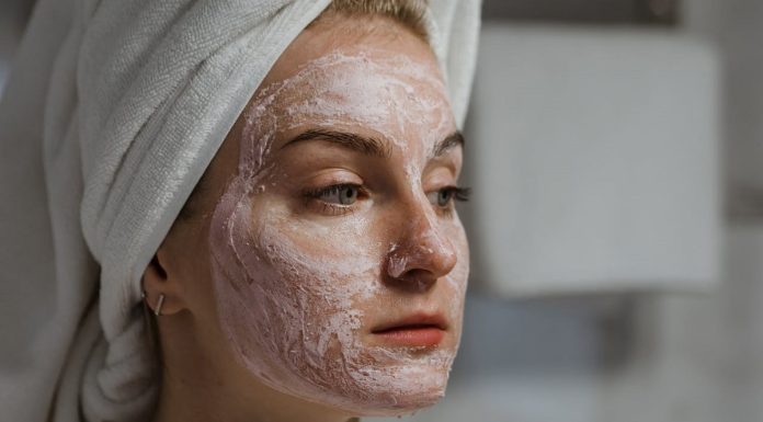 Cele mai bune produse de curatare cu efect anti-imbatranire pentru a o piele neteda si uniforma