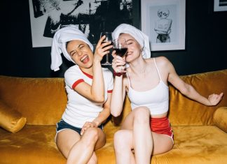 Girls’ night acasă? 5 moduri în care poți servi Jägermeister, dincolo de clasicul shot