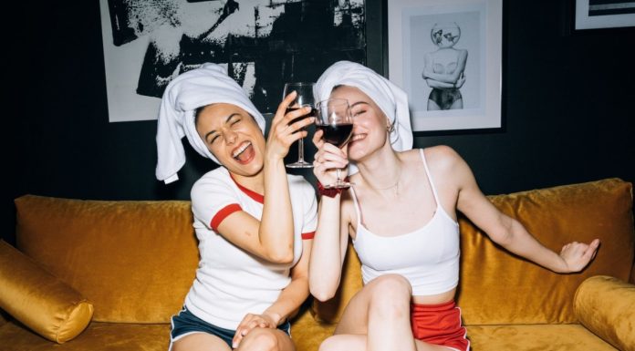 Girls’ night acasă? 5 moduri în care poți servi Jägermeister, dincolo de clasicul shot